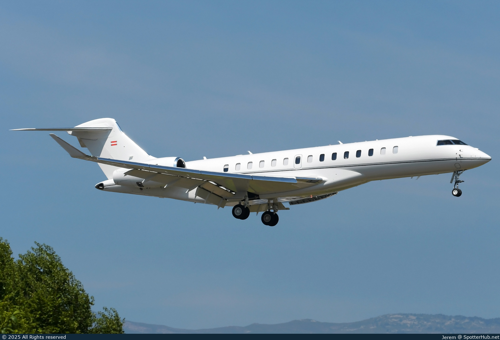 Photo of OE-LYS - Bombardier Global 7500 operated by Global Jet Austria