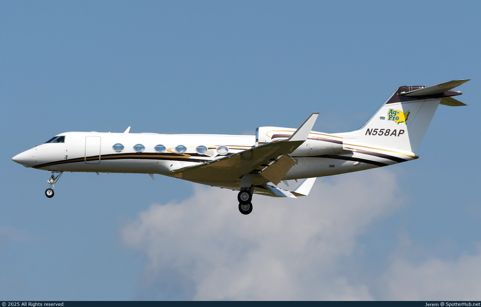 Photo of N558AP - Gulfstream GIV-X (G450) operated by Ag-Pro