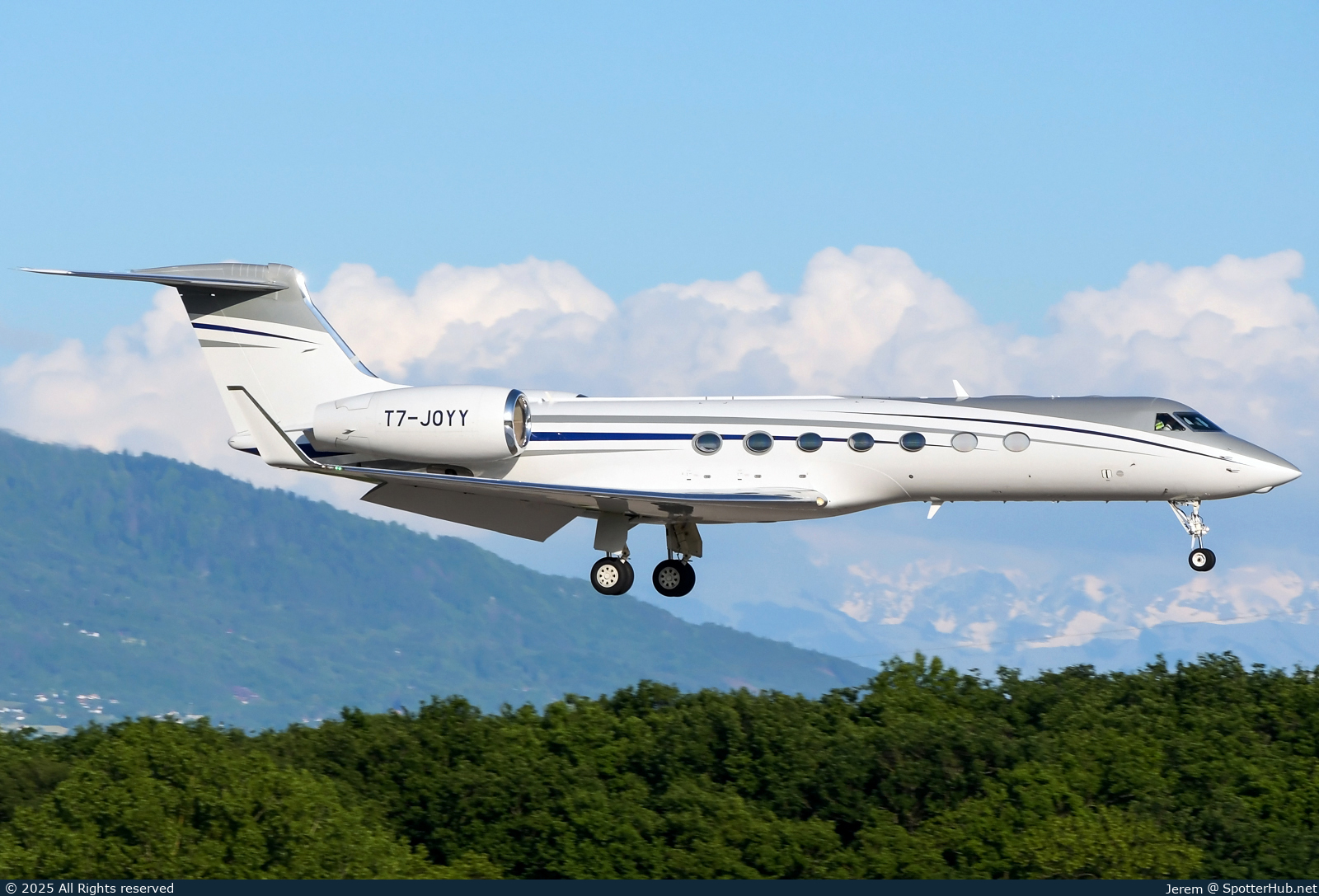 Photo of T7-JOYY - Gulfstream GV-SP (G550) operated by TAG Aviation San Marino