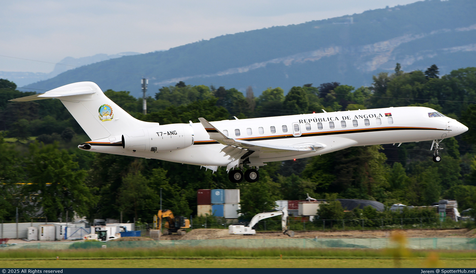 Photo of T7-ANG - Bombardier Global 7500 operated by Government of Angola (opb Global Jet Aruba)