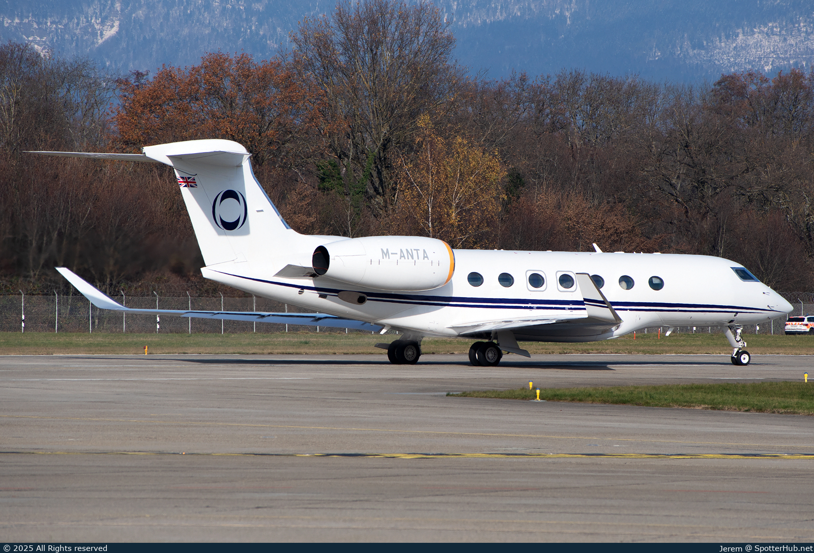Photo of M-ANTA - Gulfstream G600 operated by Hampshire Aviation