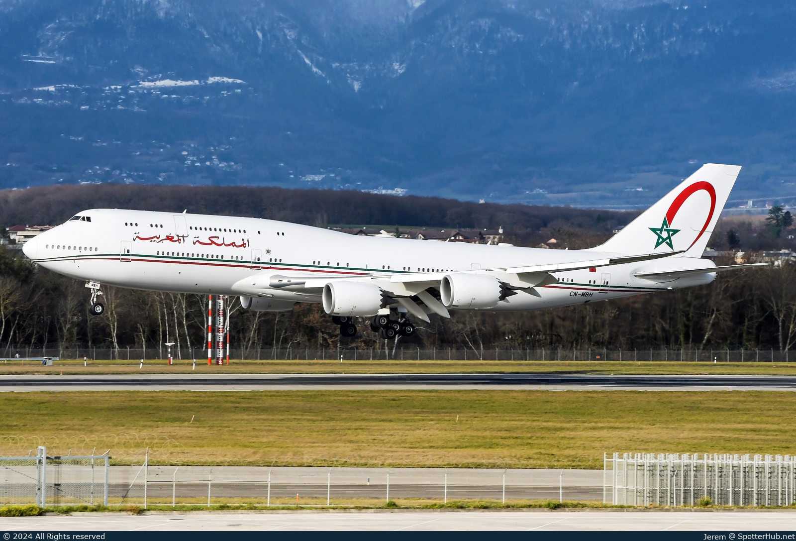Photo of CN-MBH - Boeing 747-8Z5(BBJ) operated by Government of Morocco