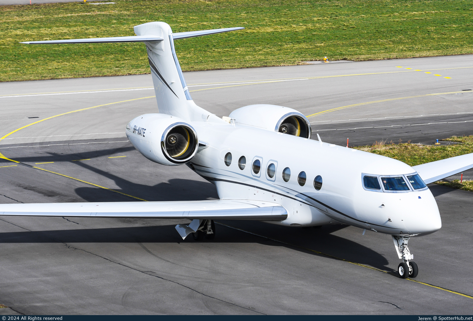Photo of 9H-NATE - Gulfstream G500 operated by Sparfell Malta