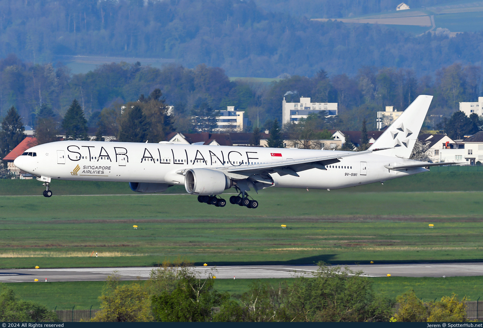 Photo of 9V-SWI - Boeing 777-312(ER) operated by Singapore Airlines