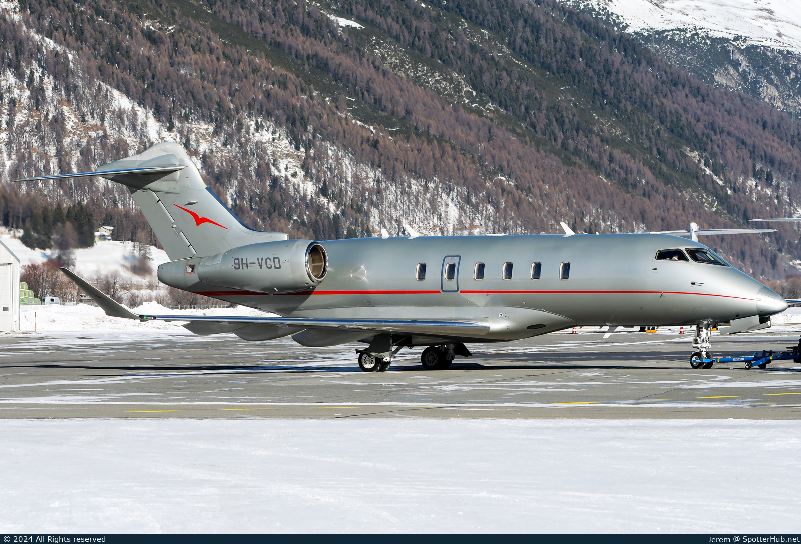 Photo of 9H-VCD - Bombardier Challenger 350 operated by VistaJet