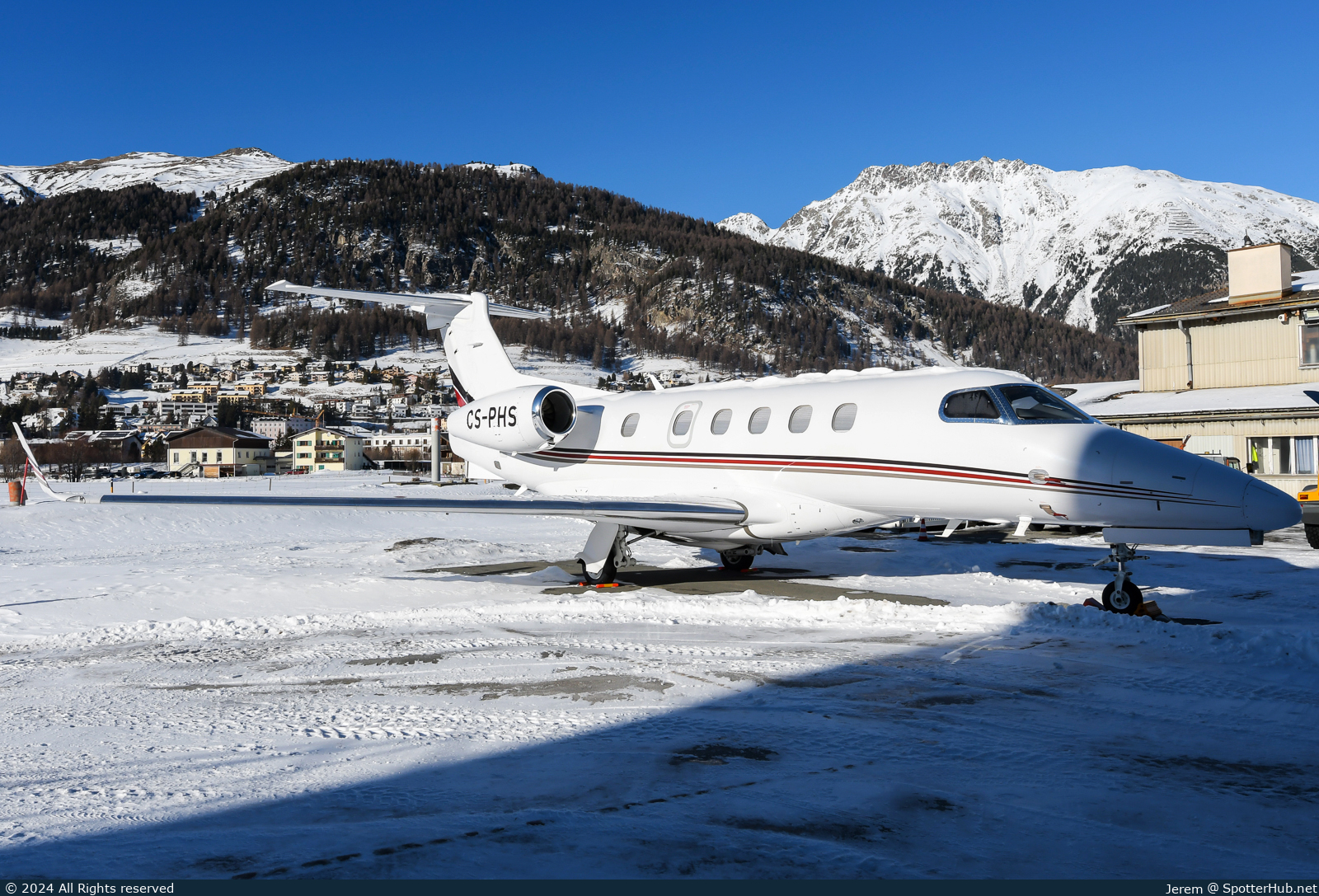 Photo of CS-PHS - Embraer Phenom 300 operated by NetJets Europe