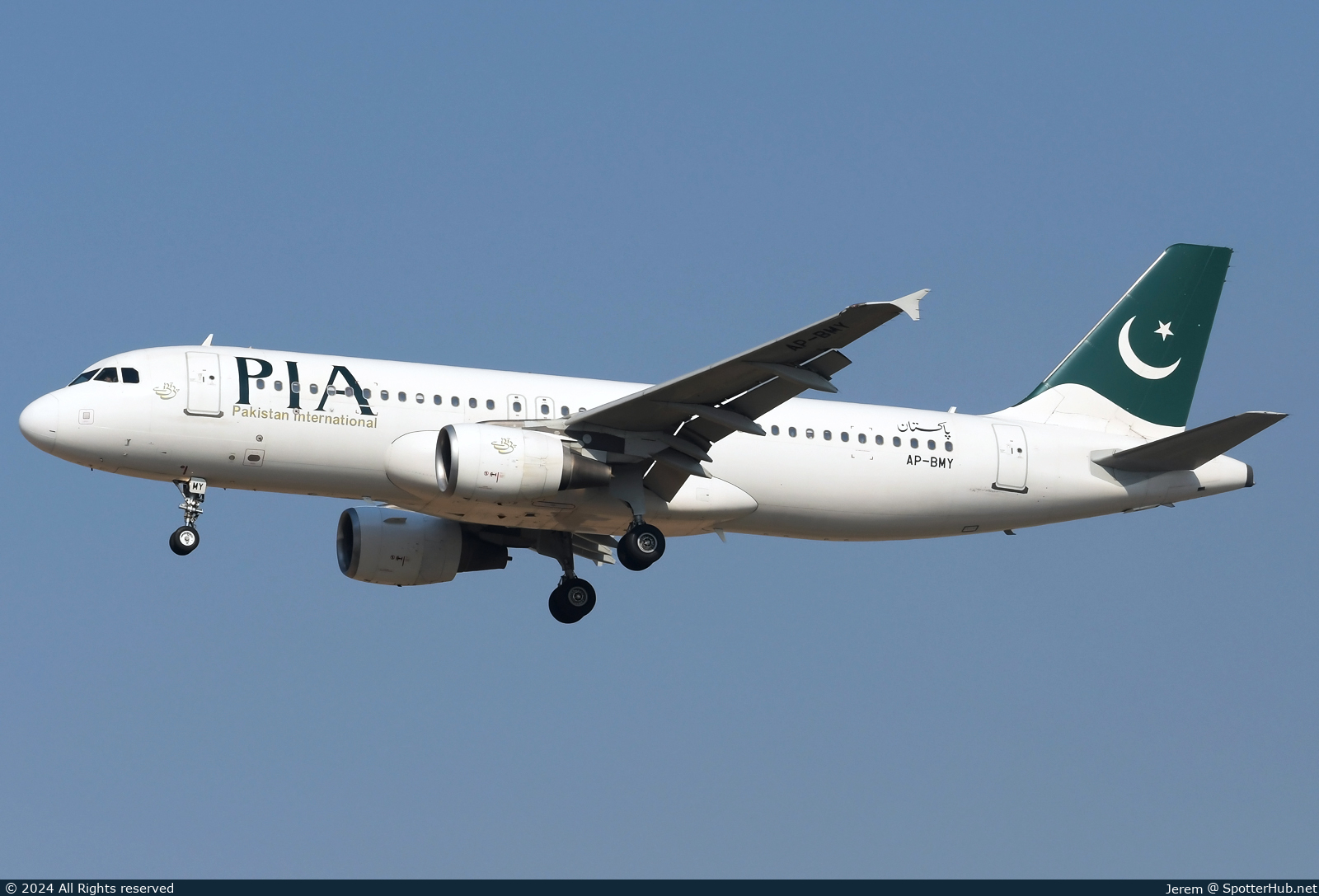 Photo of AP-BMY - Airbus A320-214 operated by PIA Pakistan International Airlines