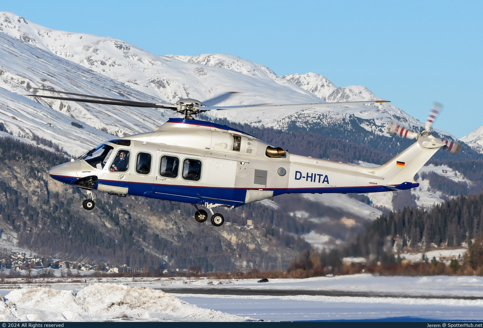 Photo of D-HITA - AgustaWestland AW139 operated by Nordend