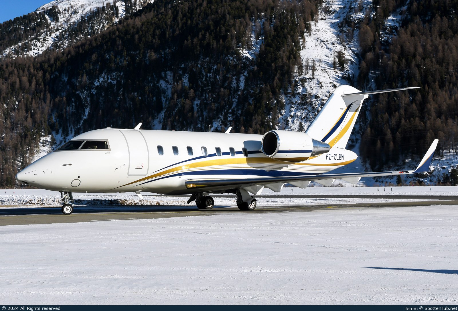 Photo of HZ-CLBM - Bombardier Challenger 650 operated by Al Murjan Aviation