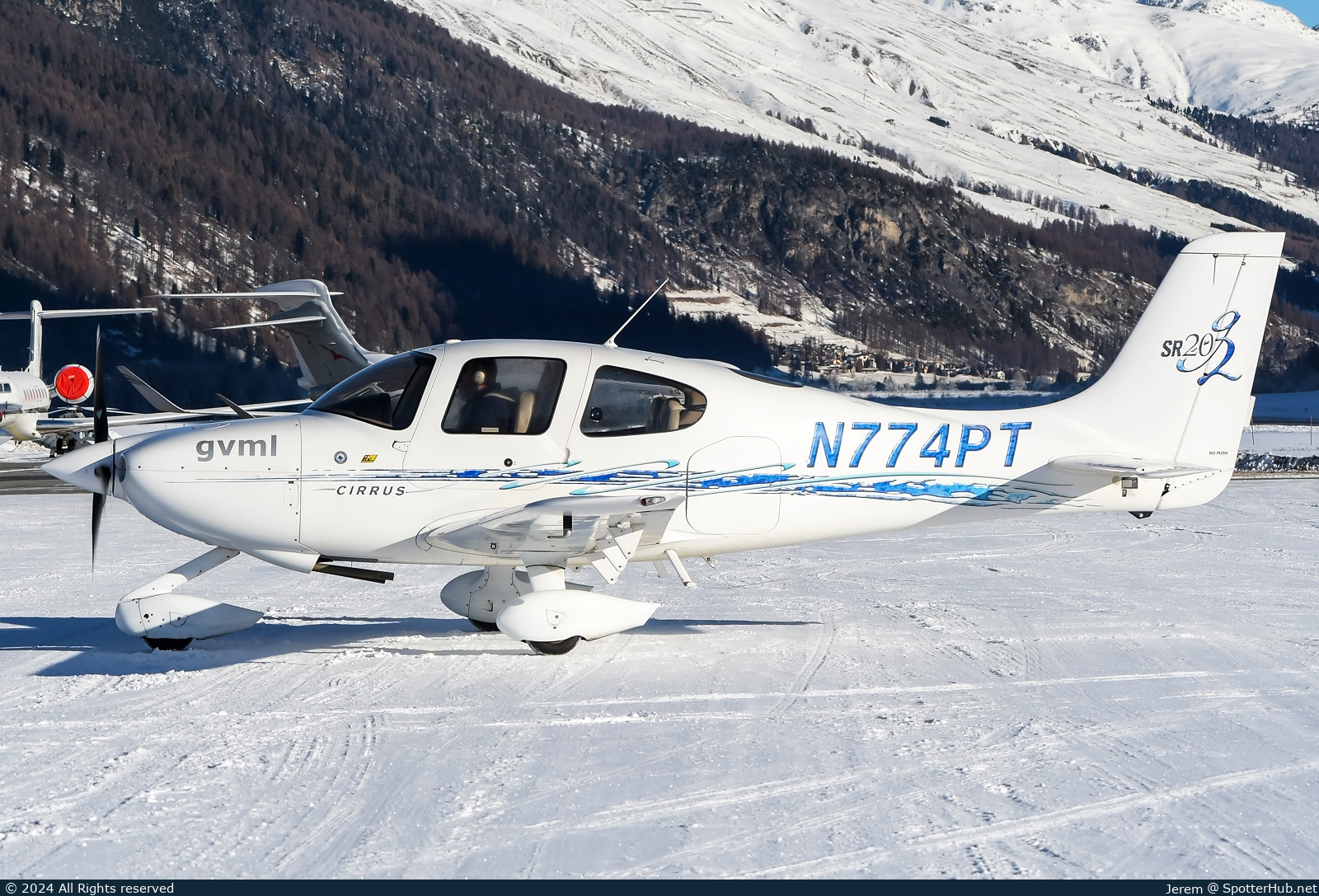 Photo of N774PT - Cirrus SR20 G2 operated by Gruppo Volo Motore Lugano
