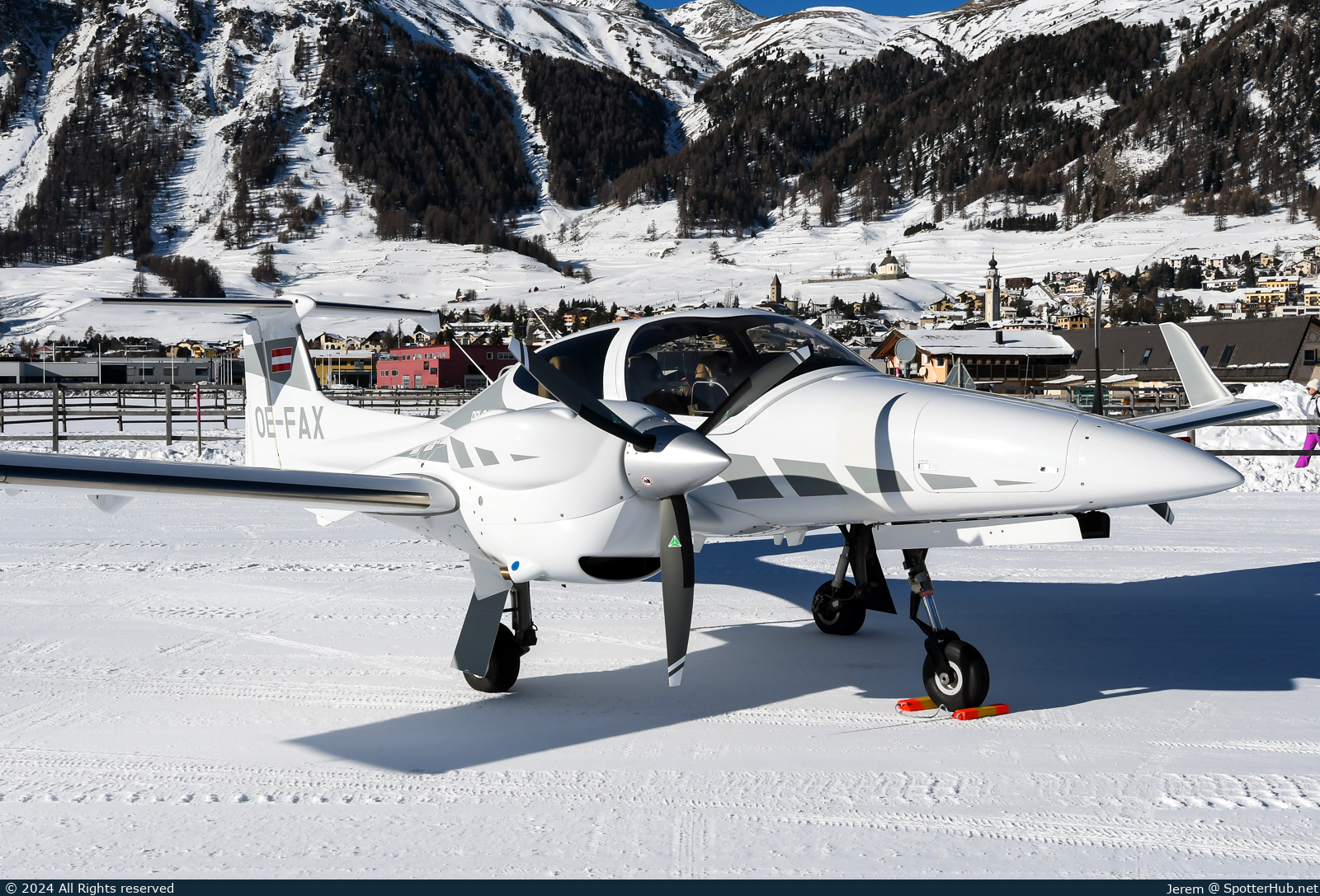 Photo of OE-FAX - Diamond DA42 NG Twin Star operated by Private