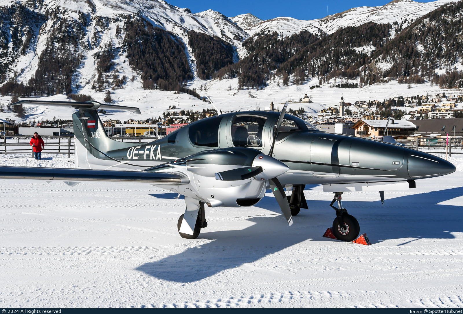 Photo of OE-FKA - Diamond DA62 operated by Private