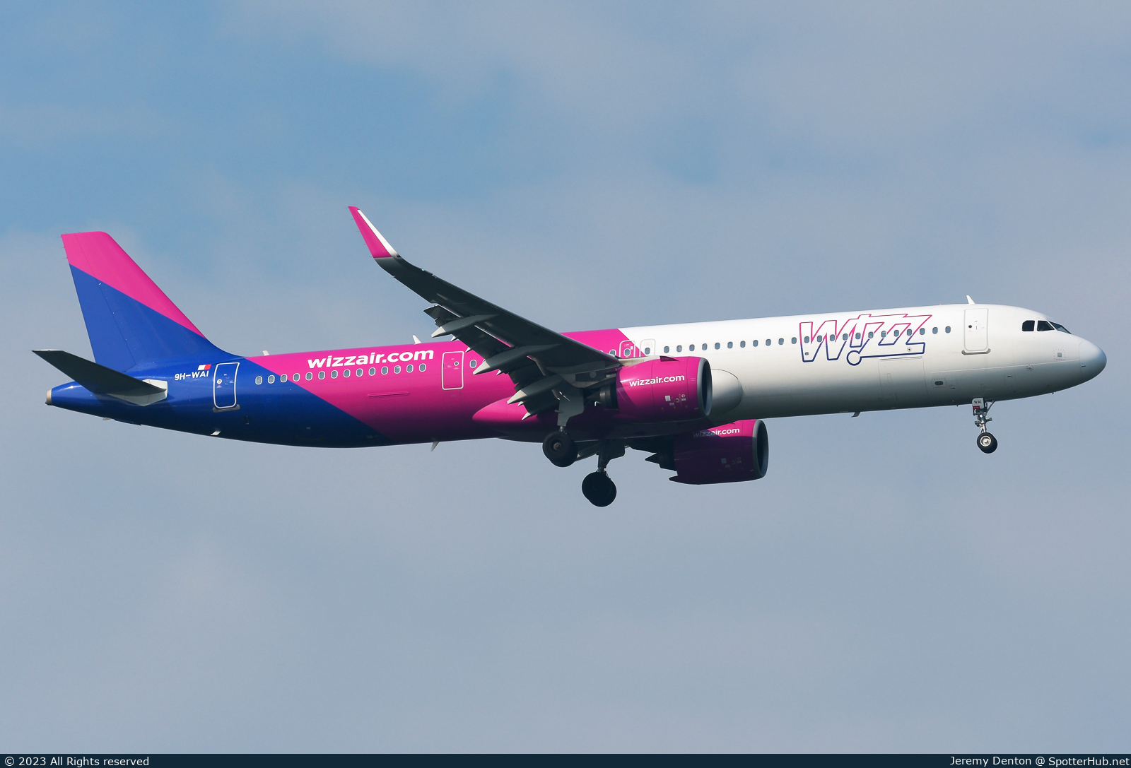 Photo of 9H-WAI - Airbus A321-271NX operated by Wizz Air Malta