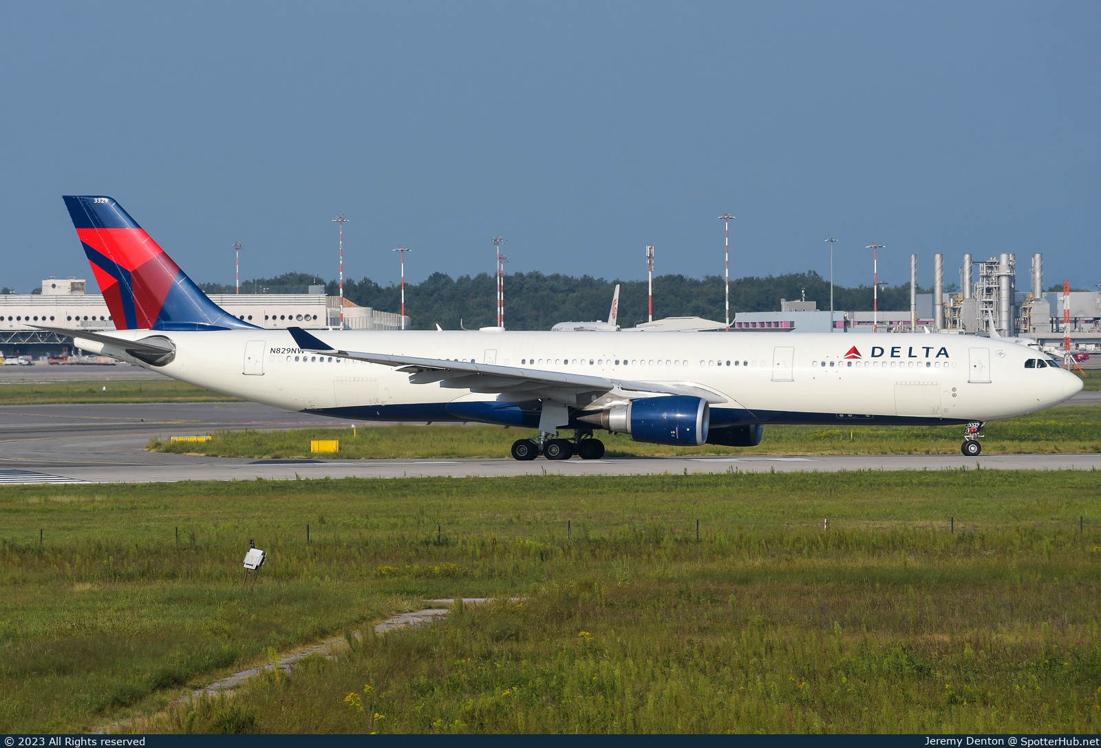 Photo of N829NW - Airbus A330-302 operated by Delta Air Lines