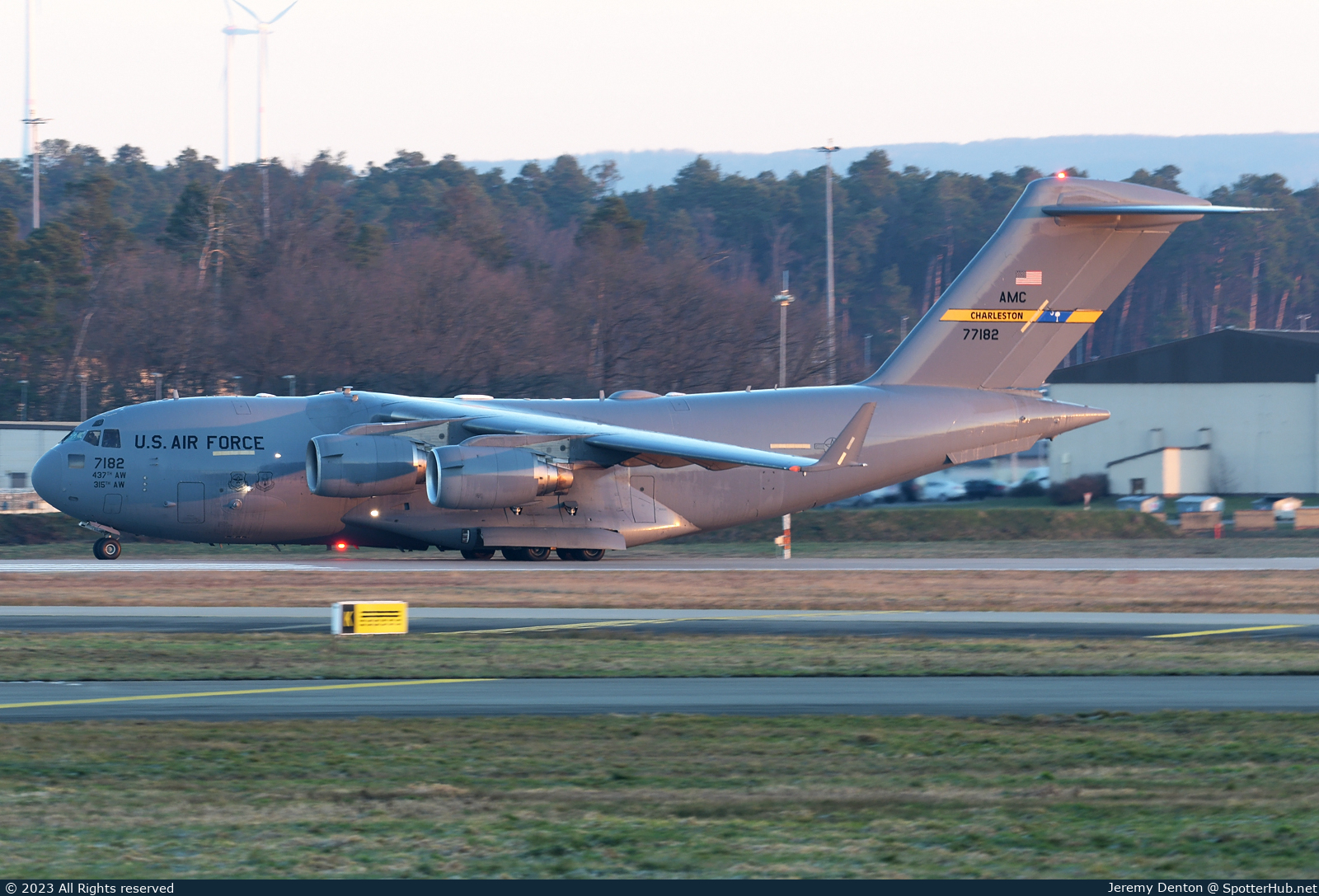 Photo of 07-7182 - Boeing C-17A Globemaster III operated by US Air Force