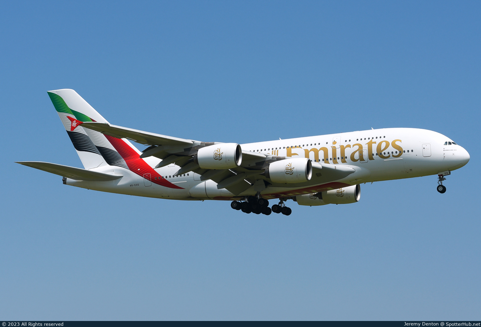 Photo of A6-EOG - Airbus A380-861 operated by Emirates