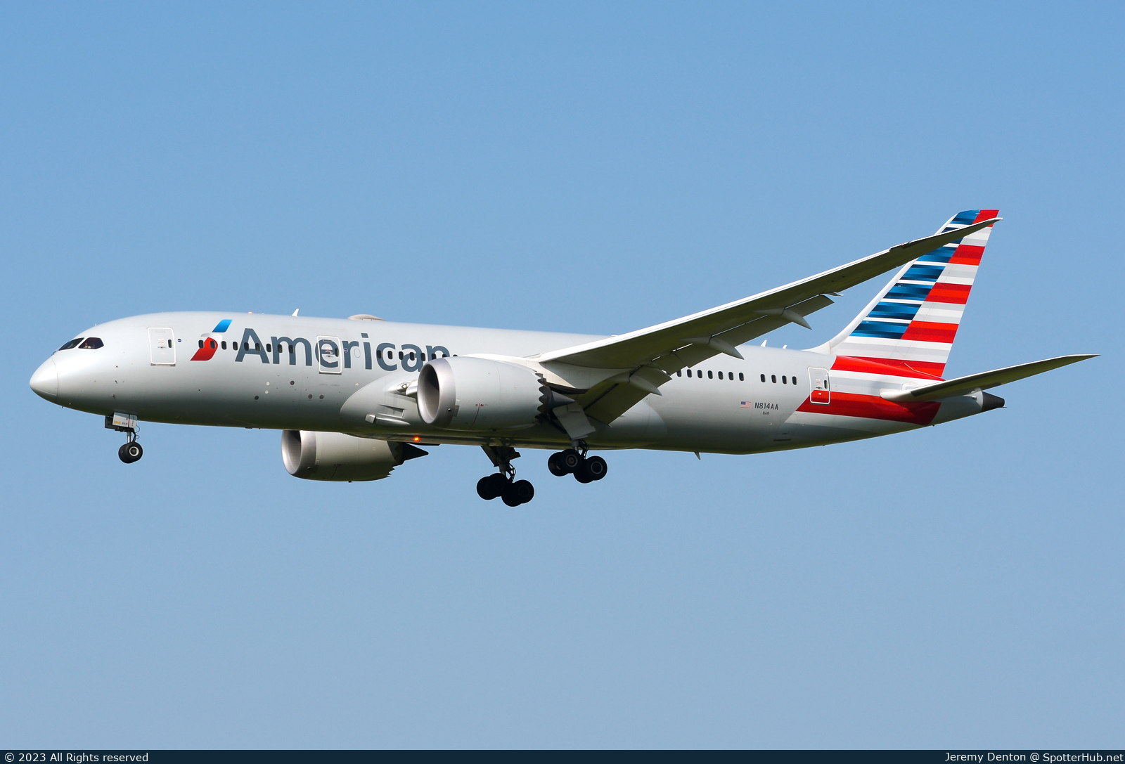 Photo of N814AA - Boeing 787-8 Dreamliner operated by American Airlines