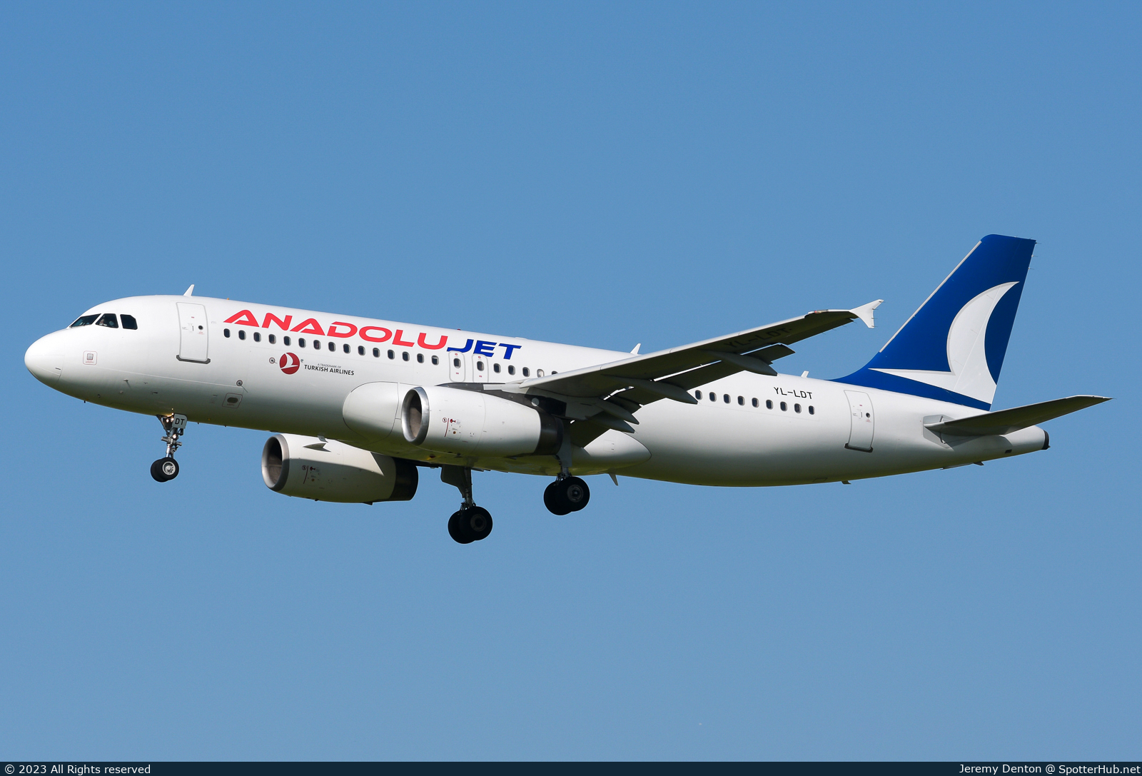 Photo of YL-LDT - Airbus A320-232 operated by AnadoluJet (opb SmartLynx Airlines)
