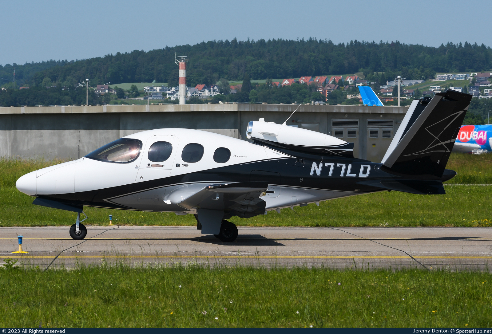 Photo of N77LD - Cirrus Vision Jet G2 operated by Private
