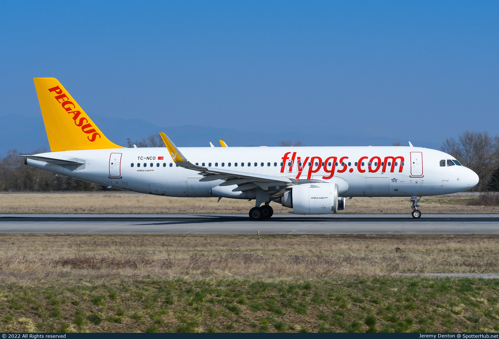 Photo of TC-NCO - Airbus A320-251N operated by Pegasus Airlines
