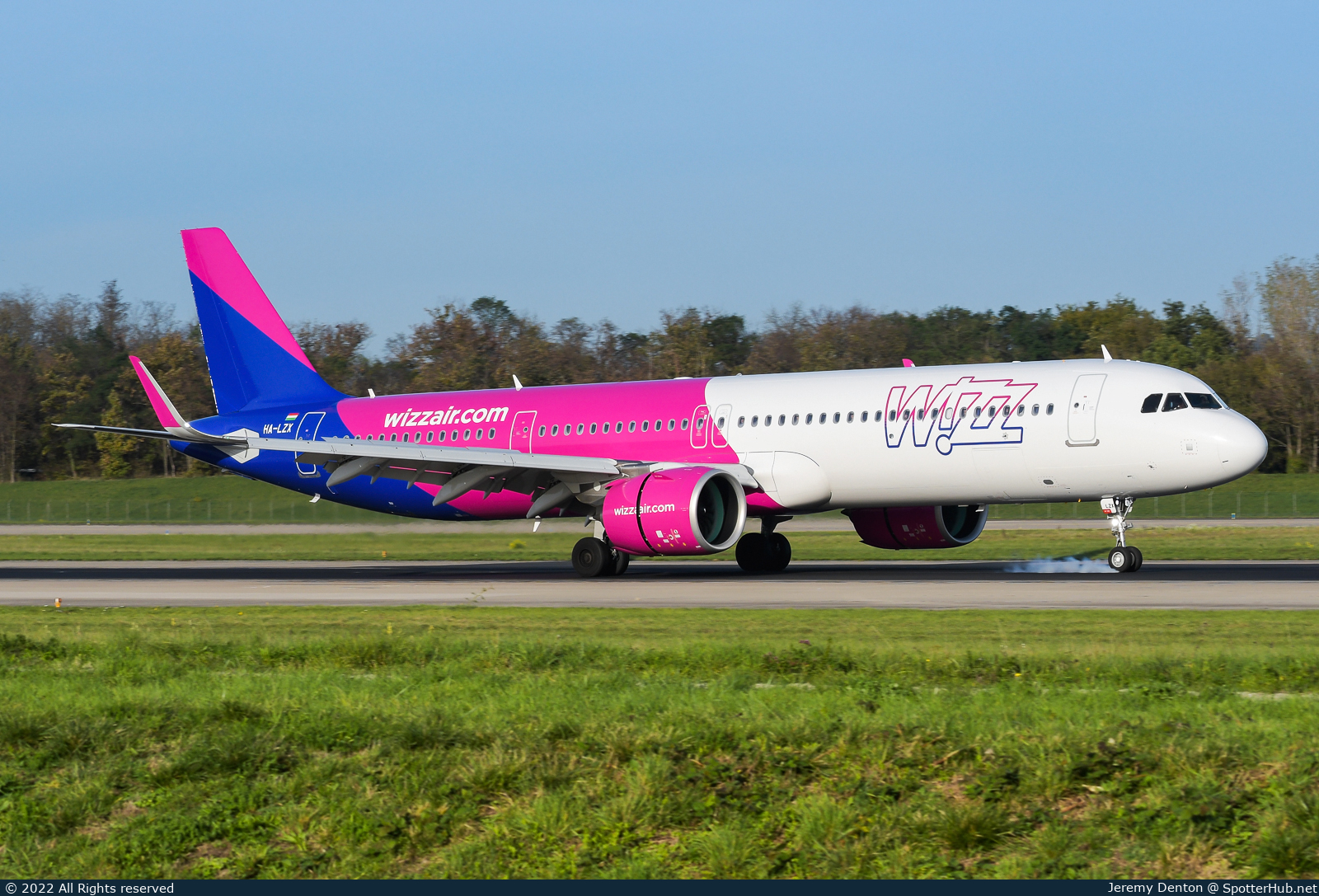 Photo of HA-LZX - Airbus A321-271NX operated by Wizz Air