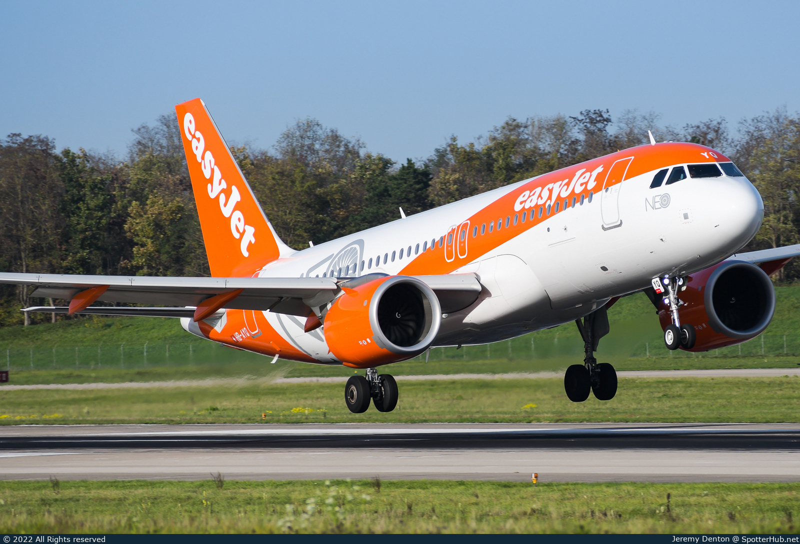 Photo of HB-AYQ - Airbus A320-251N operated by easyJet Switzerland