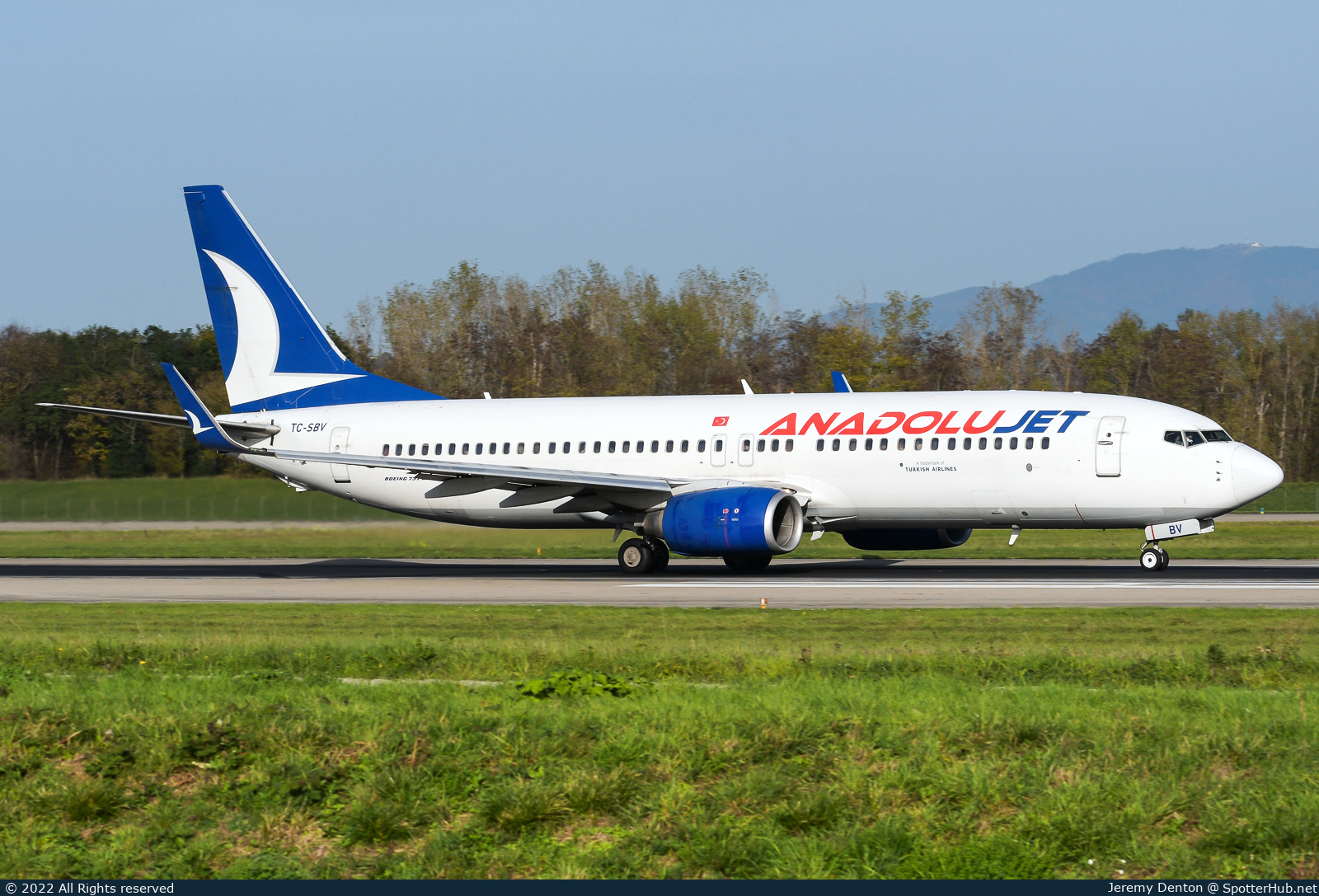 Photo of TC-SBV - Boeing 737-86N operated by AnadoluJet (opb SunExpress)
