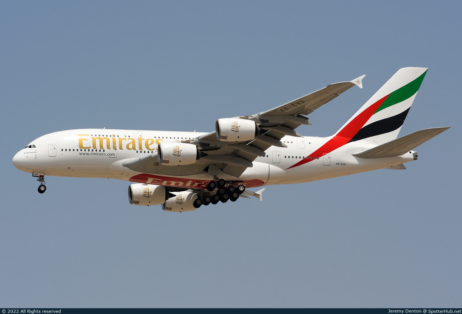 Photo of A6-EVD - Airbus A380-842 operated by Emirates
