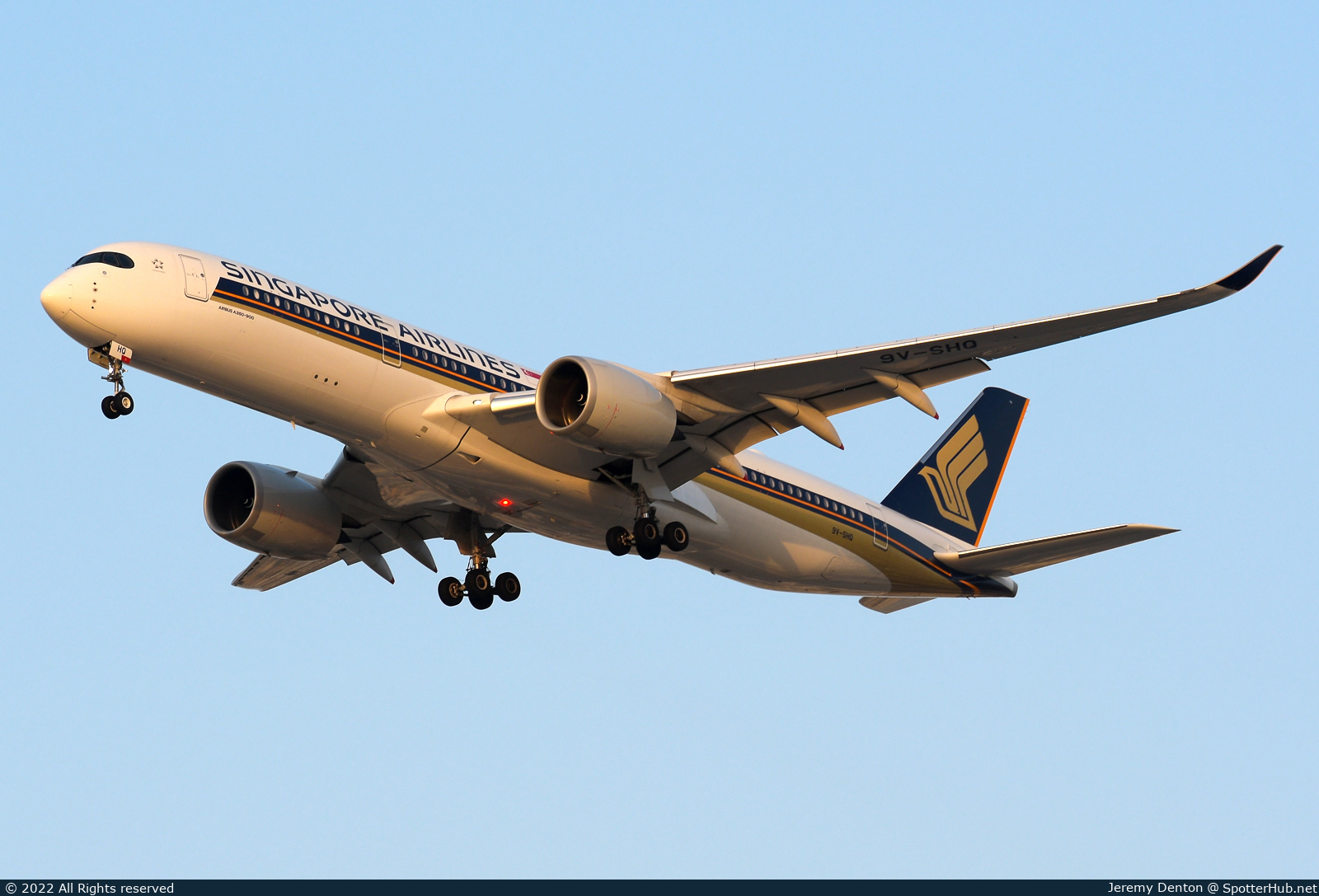 Photo of 9V-SHQ - Airbus A350-941 operated by Singapore Airlines