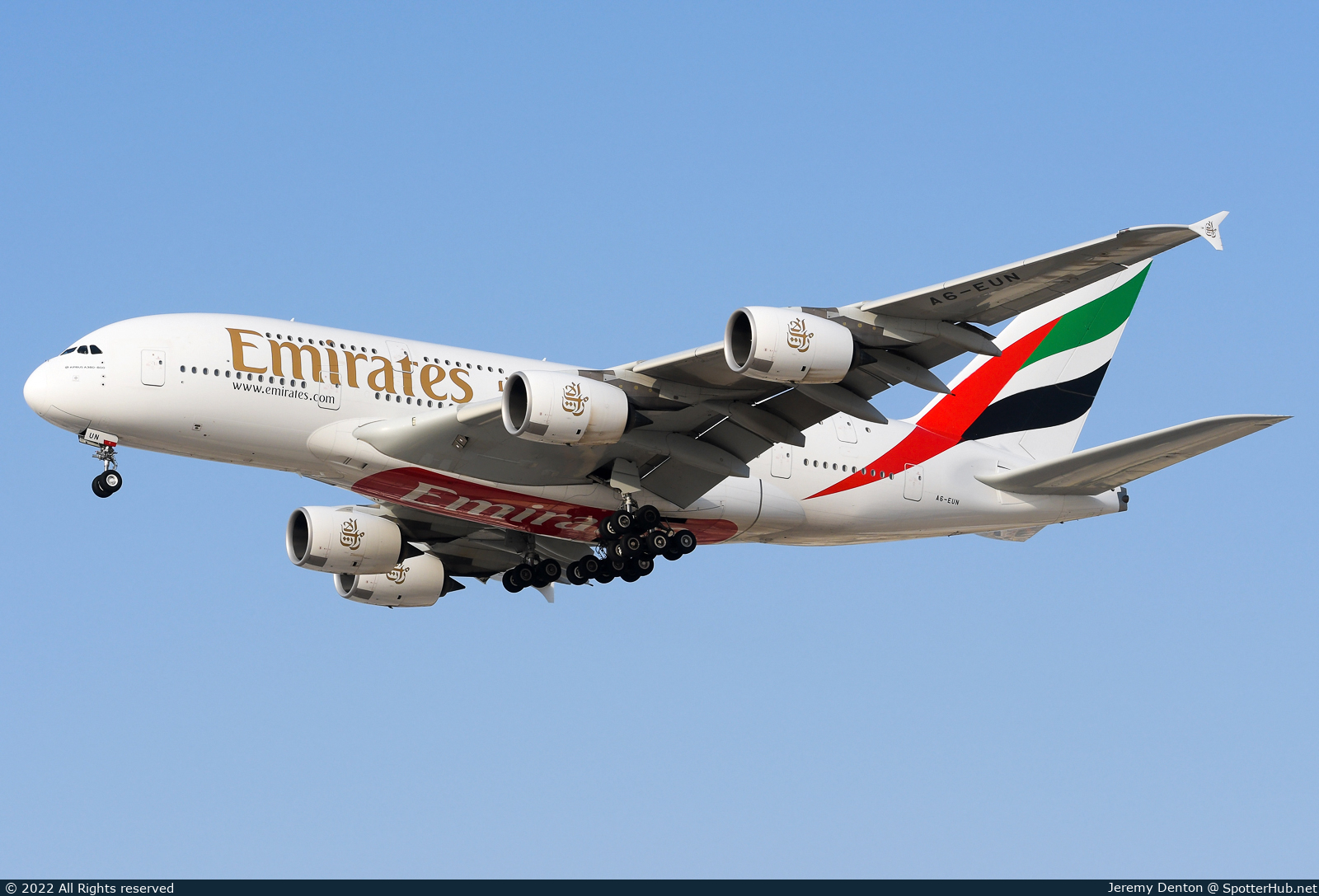 Photo of A6-EUN - Airbus A380-842 operated by Emirates