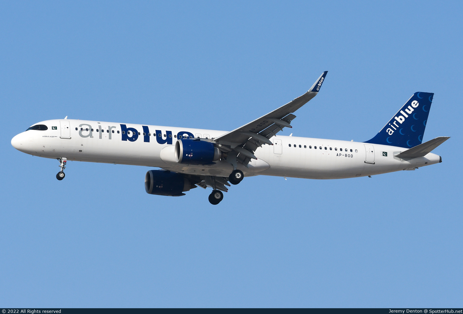 Photo of AP-BOD - Airbus A321-251NX operated by Airblue