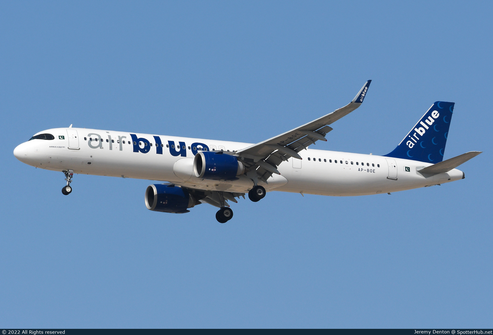 Photo of AP-BOE - Airbus A321-251NX operated by Airblue