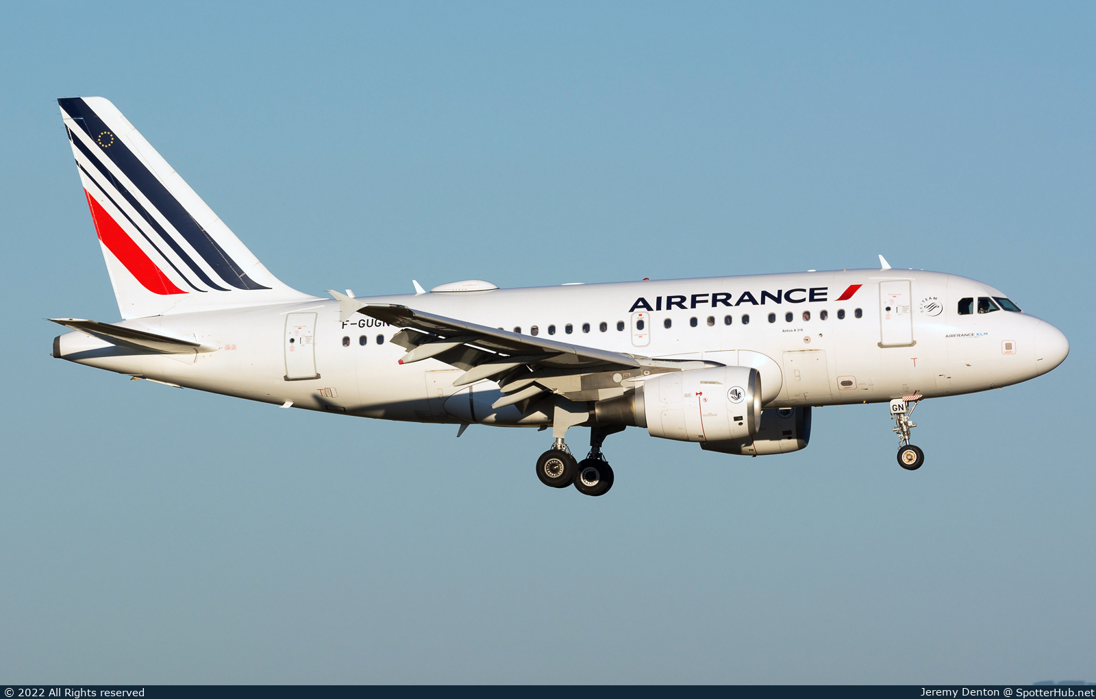 Photo of F-GUGN - Airbus A318-111 operated by Air France