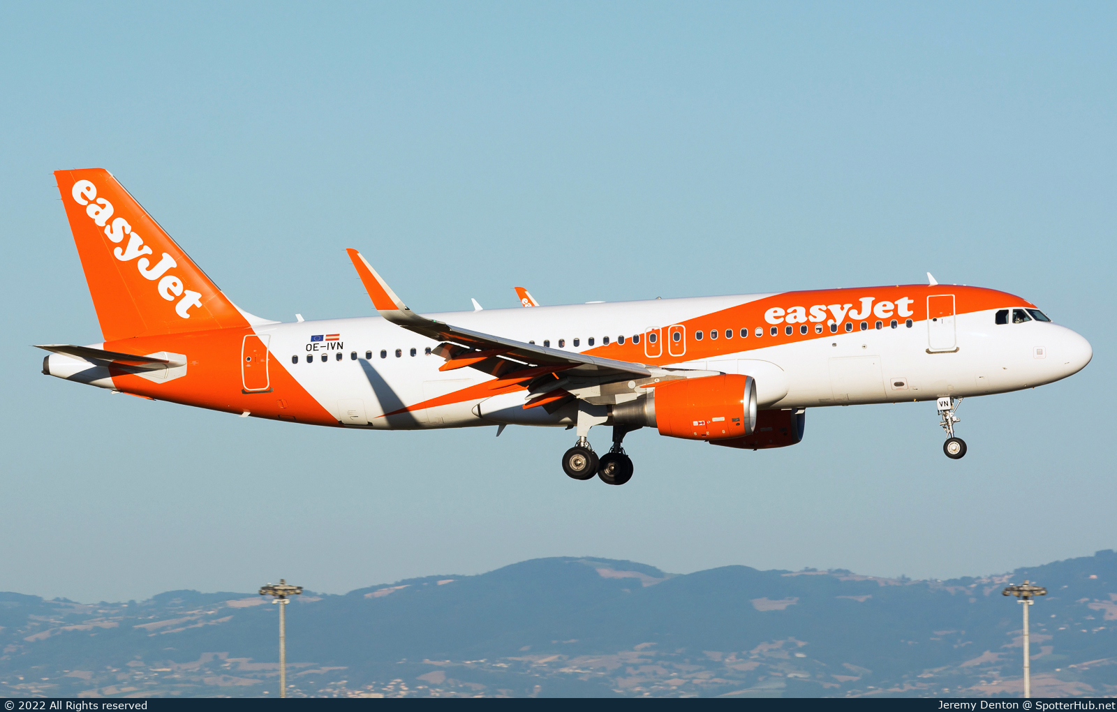 Photo of OE-IVN - Airbus A320-214 operated by easyJet Europe