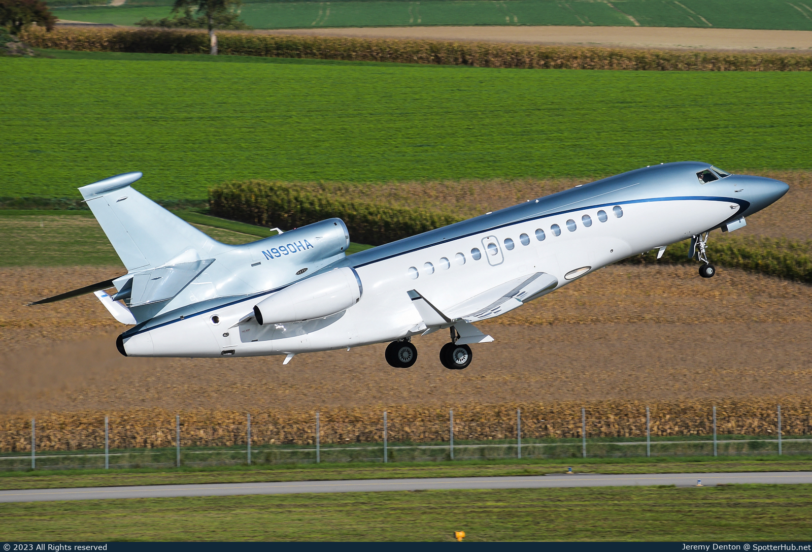 Photo of N990HA - Dassault Falcon 7X operated by Private
