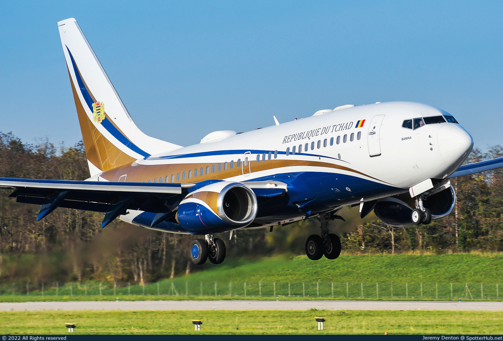 Photo of TT-ABD - Boeing 737-74Q(BBJ) operated by Government of Tchad