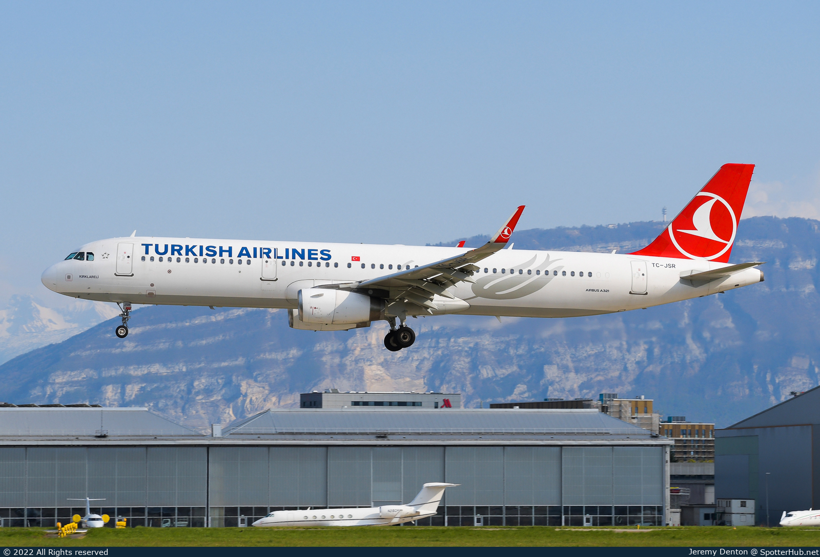 Photo of TC-JSR - Airbus A321-231 operated by Turkish Airlines