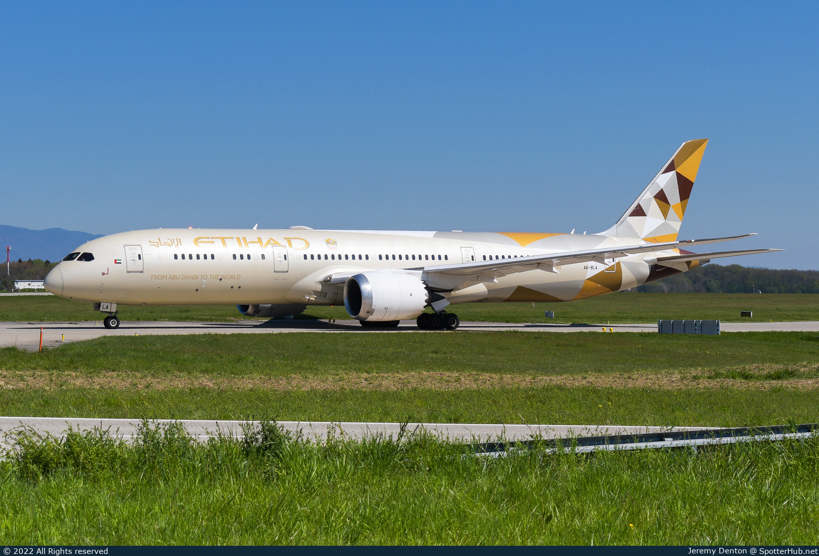 Photo of A6-BLA - Boeing 787-9 Dreamliner operated by Etihad Airways
