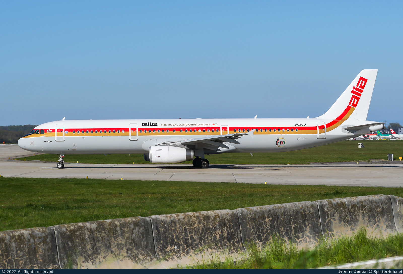 Photo of JY-AYV - Airbus A321-231 operated by Royal Jordanian Airlines