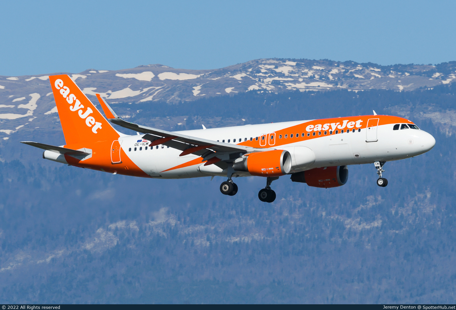 Photo of OE-ICM - Airbus A320-214 operated by easyJet Europe