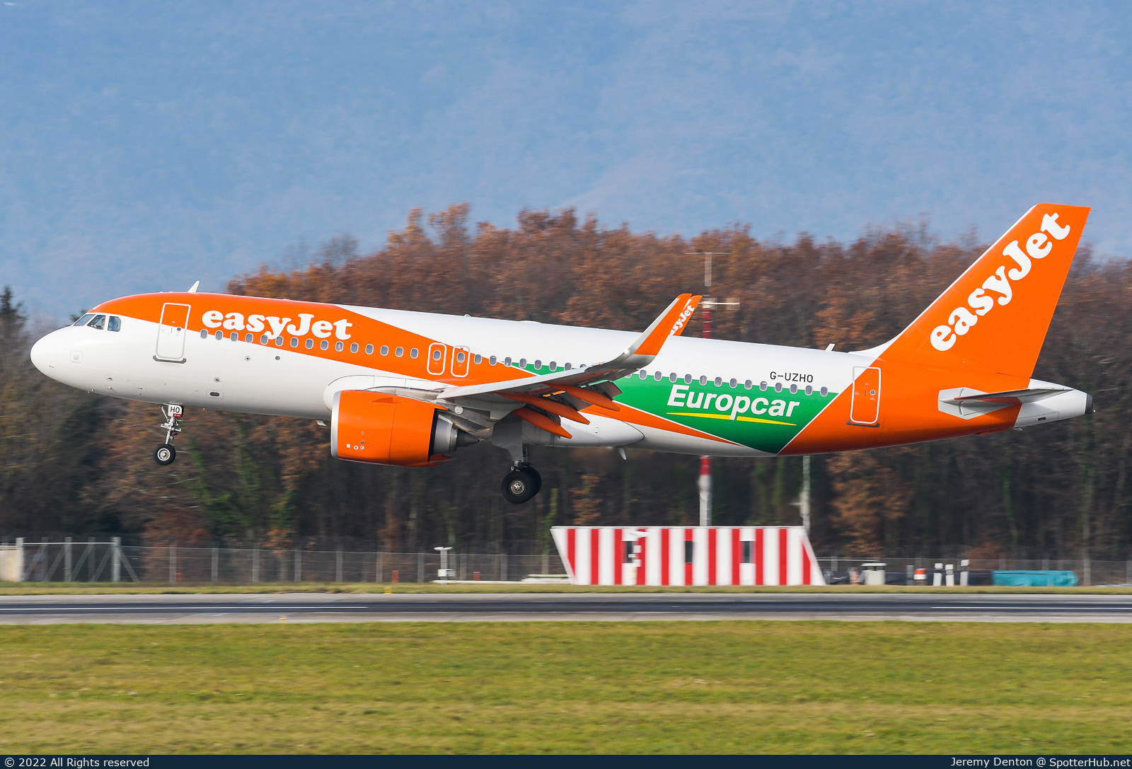 Photo of G-UZHO - Airbus A320-251N operated by easyJet