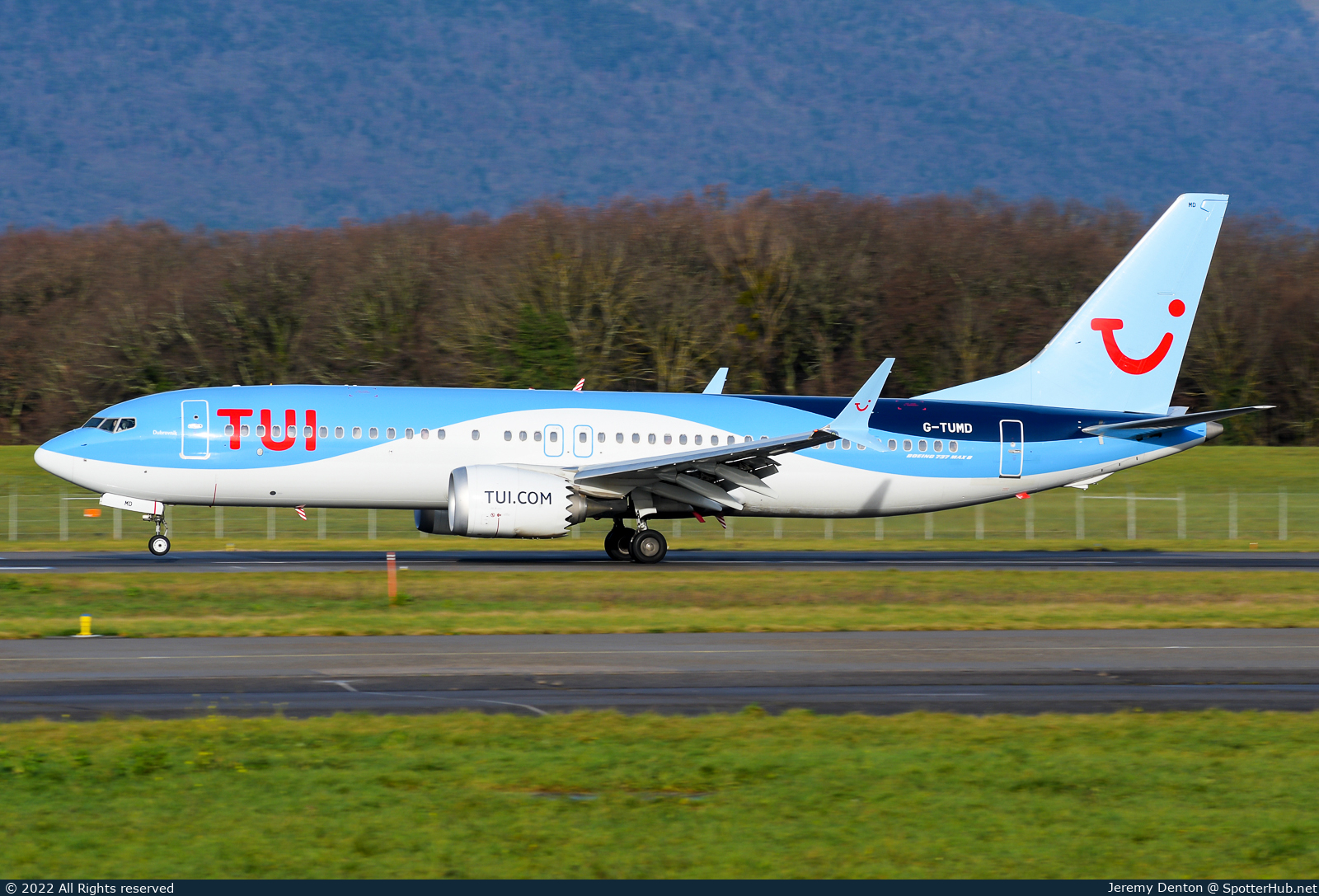 Photo of G-TUMD - Boeing 737 MAX 8 operated by TUI Airways