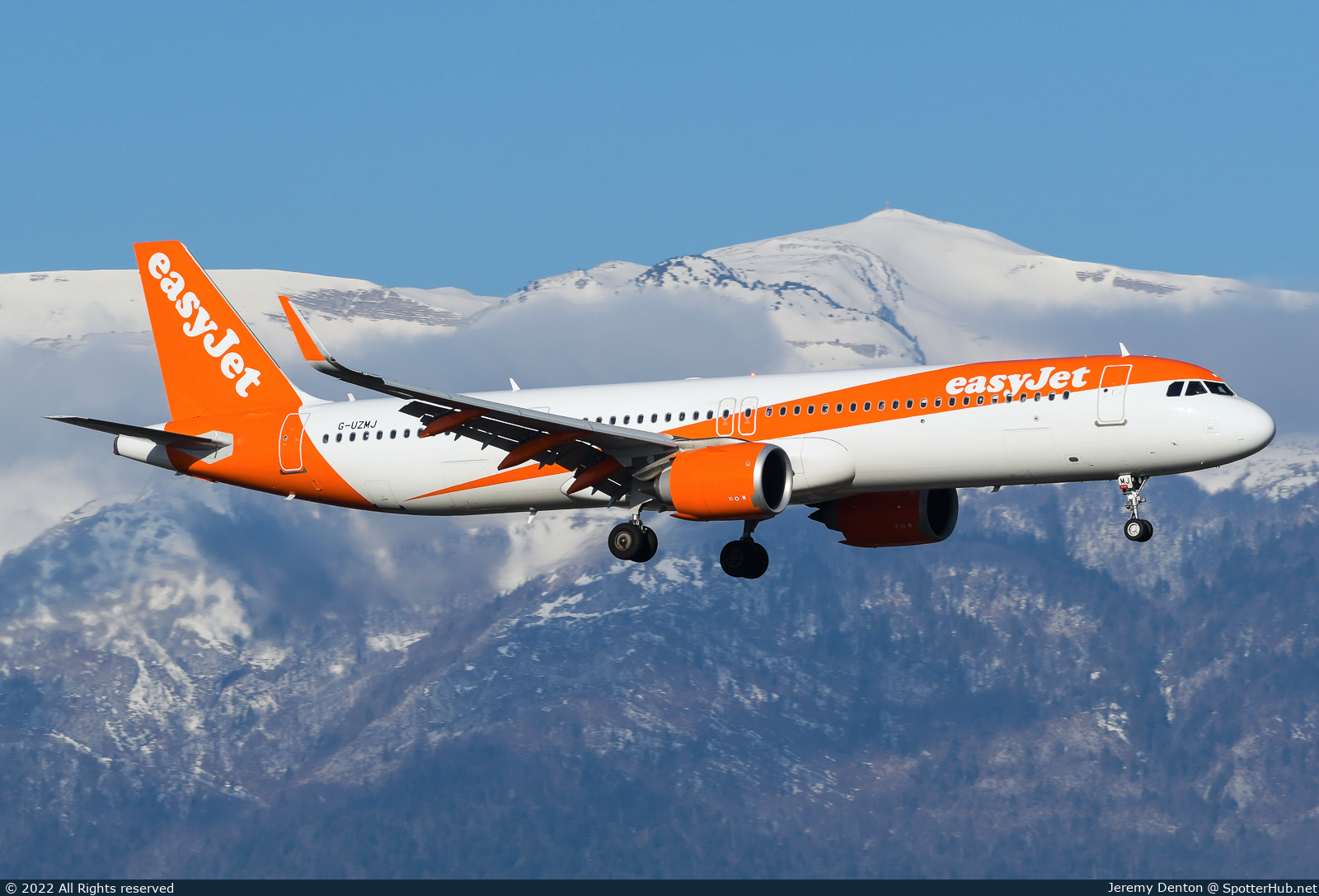 Photo of G-UZMJ - Airbus A321-251NX operated by easyJet