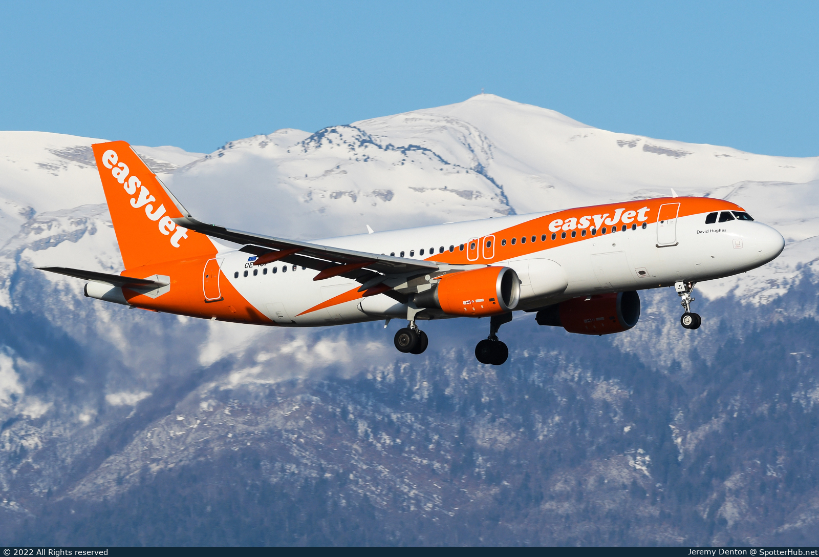 Photo of OE-IJI - Airbus A320-214 operated by easyJet Europe