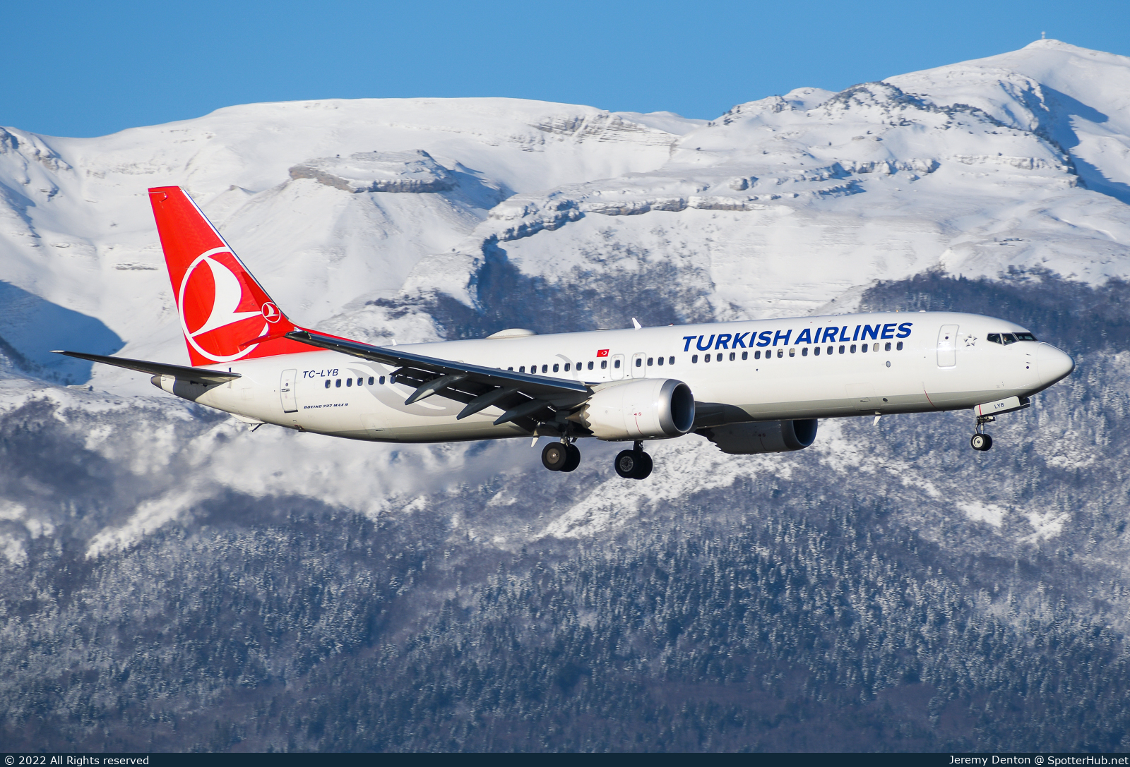 Photo of TC-LYB - Boeing 737 MAX 9 operated by Turkish Airlines