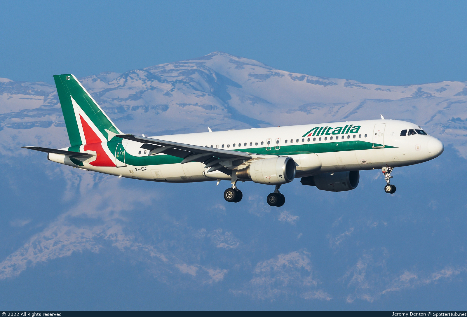 Photo of EI-EIC - Airbus A320-216 operated by Alitalia