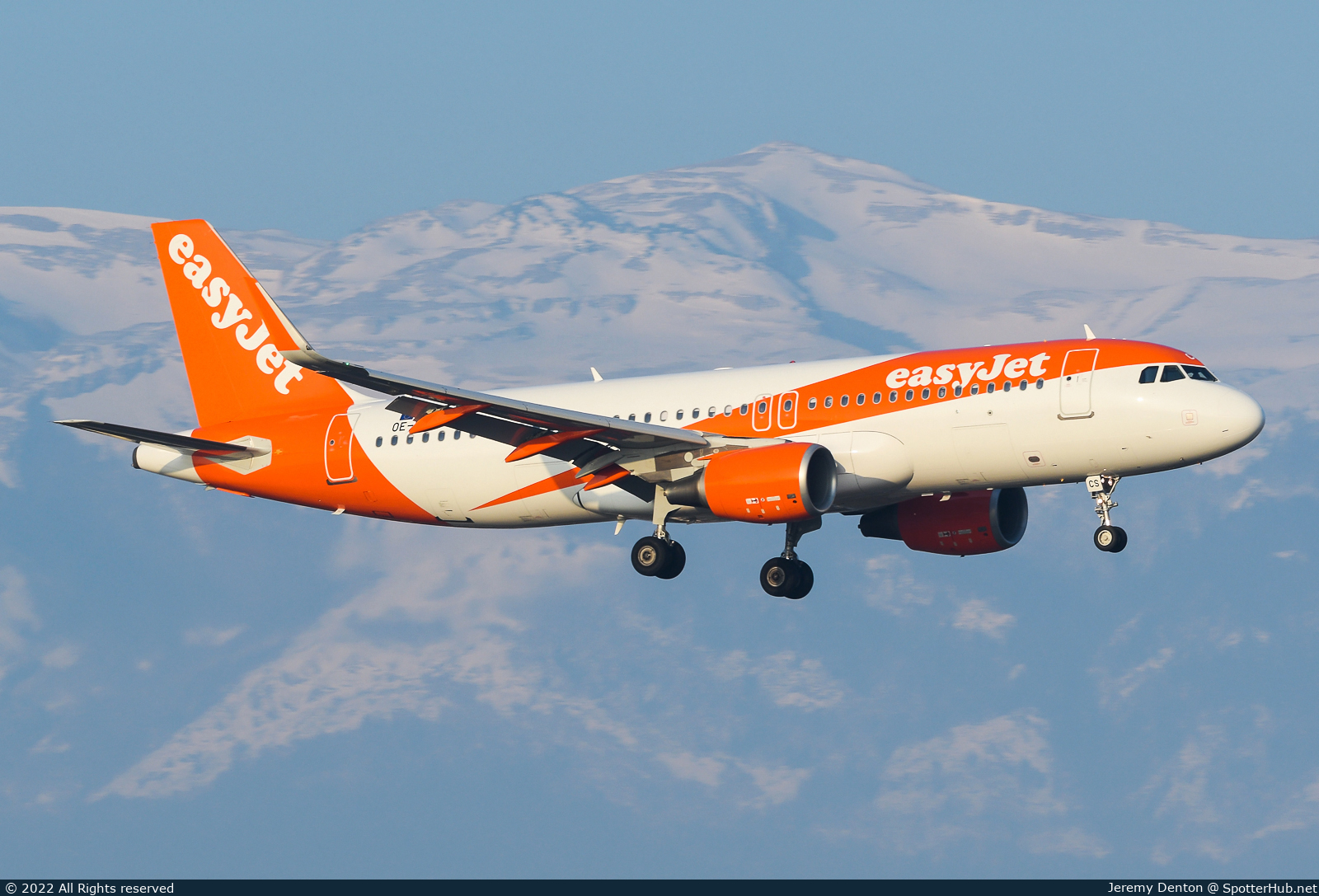 Photo of OE-ICS - Airbus A320-214 operated by easyJet Europe