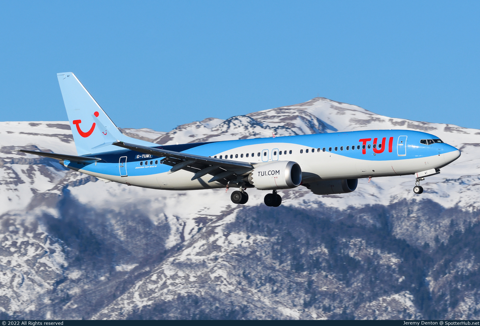 Photo of G-TUMT - Boeing 737 MAX 8 operated by TUI Airways