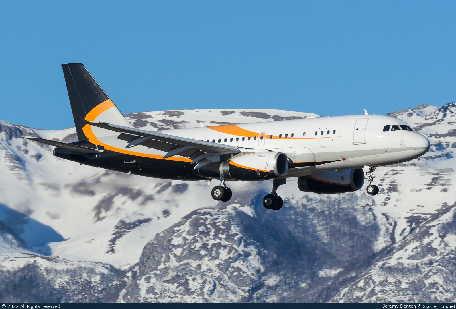 Photo of P4-RLA - Airbus A319-133(CJ) operated by System Capital Management