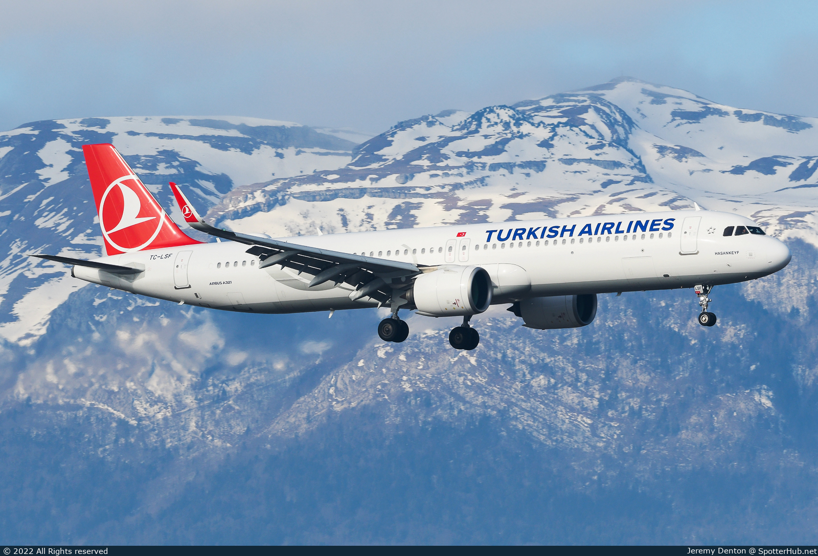 Photo of TC-LSF - Airbus A321-271NX operated by Turkish Airlines